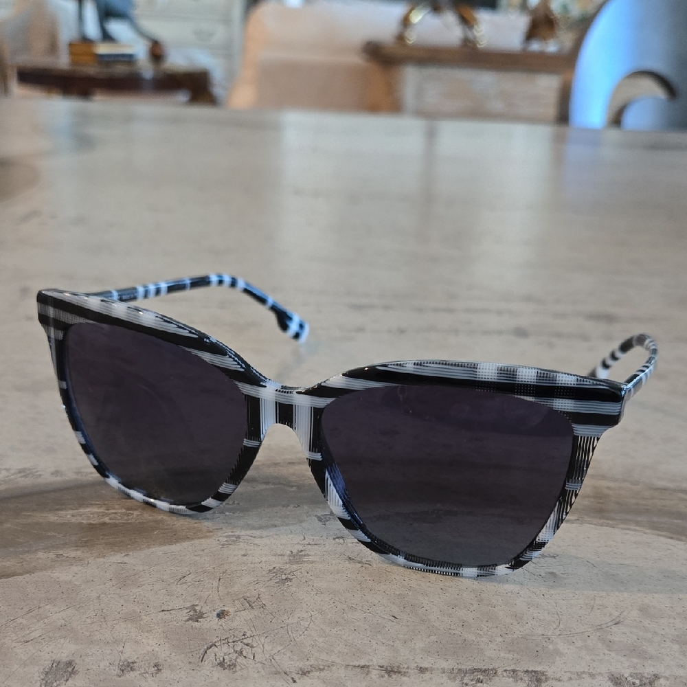 Burberry Black and White Checkered Eyewear - Picture 1 of 15